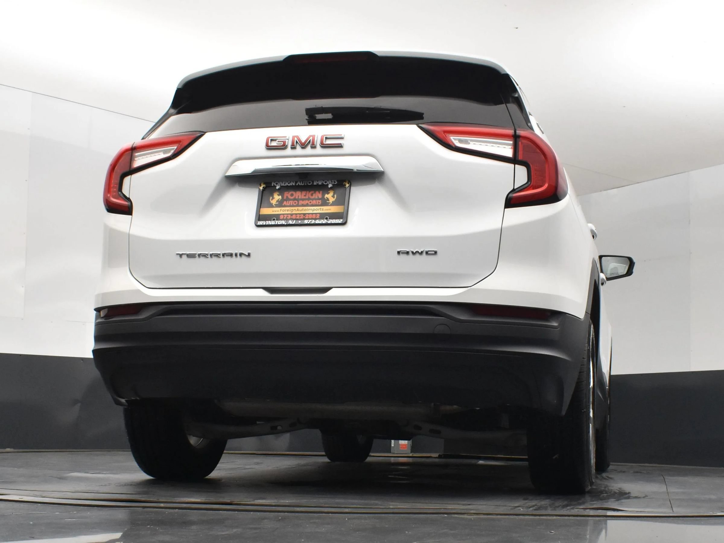 Used 2024 GMC Terrain SLE AWD/4WD image 10