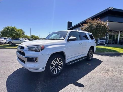 Used 2017 Toyota 4Runner Limited AWD/4WD image 4