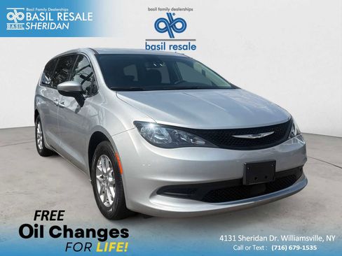 Used 2023 Chrysler Voyager LX FWD image 1