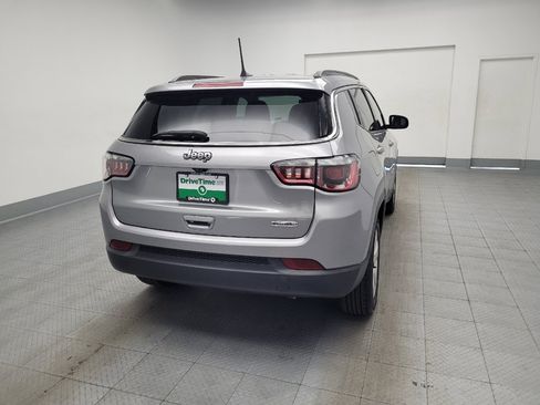 Used 2020 Jeep Compass Latitude w/ Cold Weather Group FWD image 7