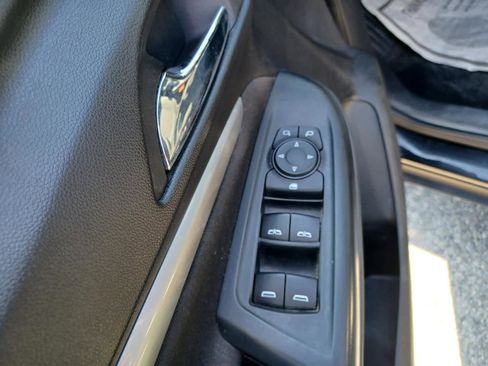 Used 2023 Chevrolet Bolt EUV LT FWD image 15
