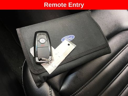 Used 2020 Ford Edge SEL w/ Cold Weather Package AWD/4WD image 6