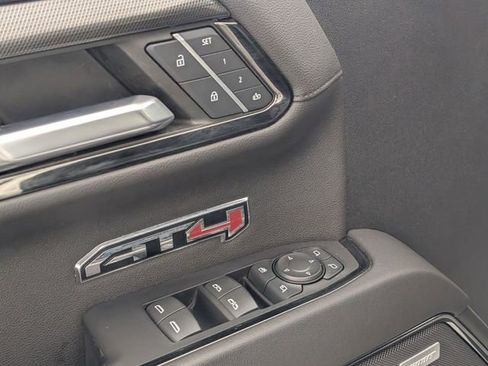 Used 2023 GMC Sierra 1500 AT4 w/ AT4 Premium Package AWD/4WD image 11