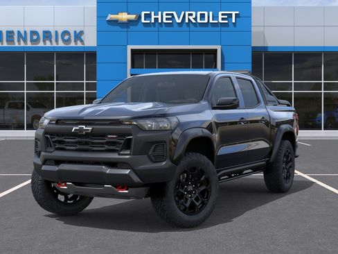 New 2026 Chevrolet Colorado Trail Boss w/ Midnight Edition AWD/4WD image 7