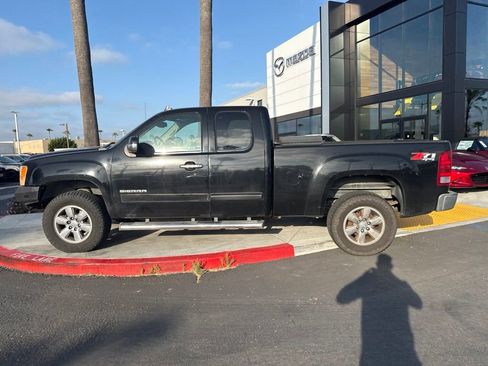 Used 2011 GMC Sierra 1500 SLT w/ SLT Convenience Package AWD/4WD image 9