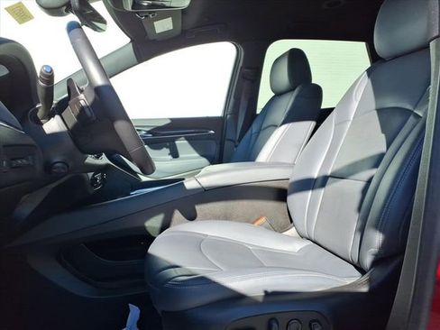 Certified 2024 Buick Enclave Premium image 17