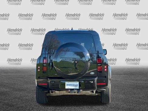 Used 2023 Land Rover Defender 130 X-Dynamic SE image 6