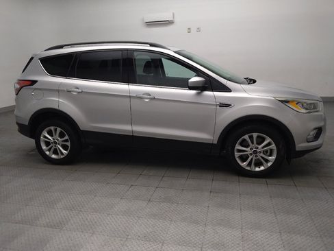 Used 2017 Ford Escape SE w/ SE Leather Comfort Package FWD image 11