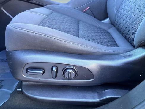 Used 2020 Chevrolet Blazer LT image 11