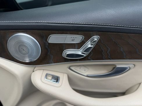 Used 2018 Mercedes-Benz GLC 300 4MATIC image 17