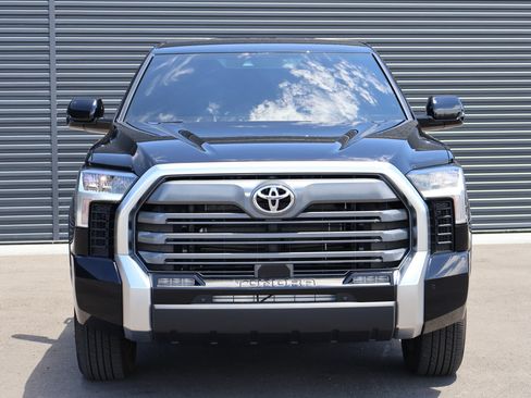Used 2025 Toyota Tundra Limited AWD/4WD image 2