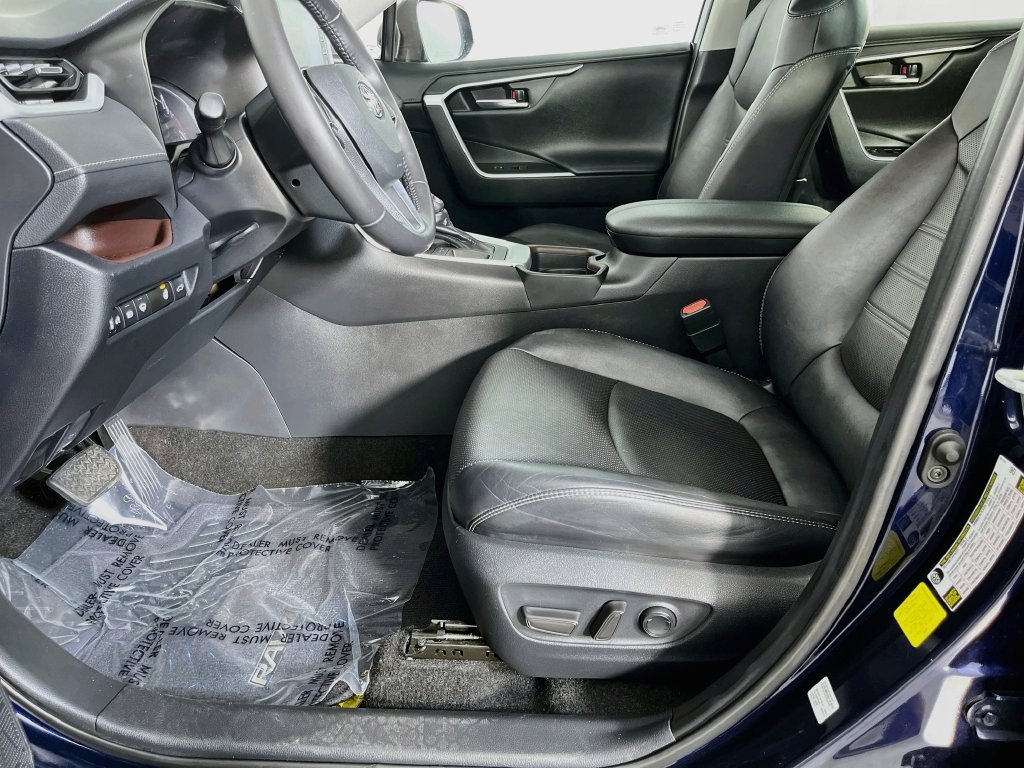 Used 2019 Toyota RAV4 Limited w/ Cold Weather Package FWD image 26