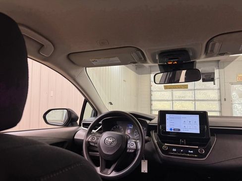 Used 2024 Toyota Corolla LE FWD image 21