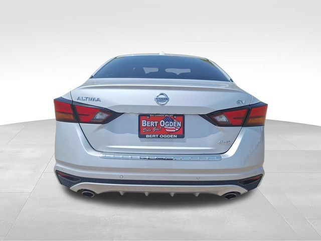 Certified 2022 Nissan Altima 2.5 SV w/ SV Premium Package AWD/4WD image 7