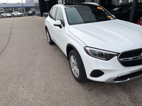 Certified 2023 Mercedes-Benz GLC 300 4MATIC image 2