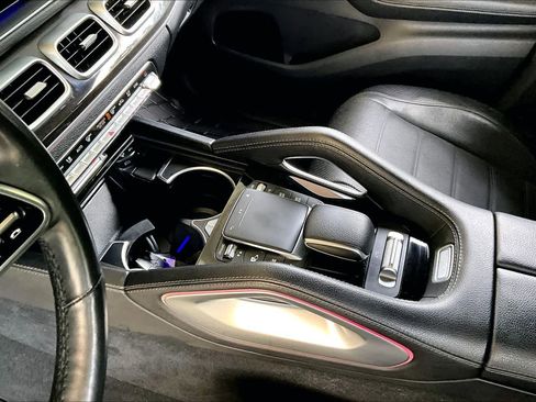 Used 2022 Mercedes-Benz GLS 450 4MATIC image 17