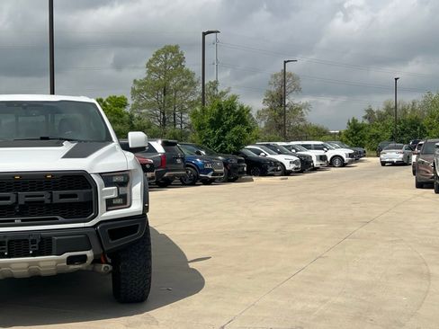Used 2020 Ford F150 Raptor w/ Equipment Group 802A Luxury AWD/4WD image 3