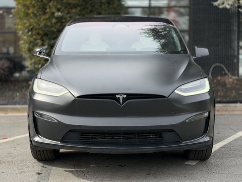 Used 2022 Tesla Model X image 3