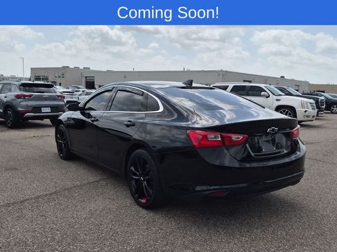 Used 2018 Chevrolet Malibu LT w/ Leather Package FWD image 4