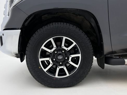 Used 2018 Toyota Tundra Limited w/ Limited Premium Package image 27