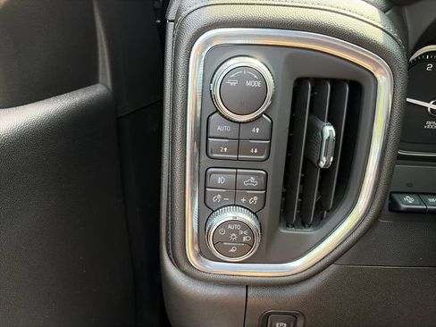 Used 2023 GMC Sierra 3500 Denali w/ Denali Black Diamond Edition AWD/4WD image 19