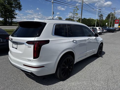 Used 2022 Cadillac XT6 Premium Luxury w/ Technology Package AWD/4WD image 26