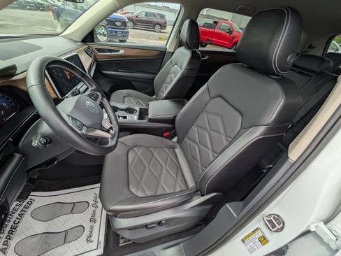 Used 2024 Volkswagen Atlas SE AWD/4WD image 7