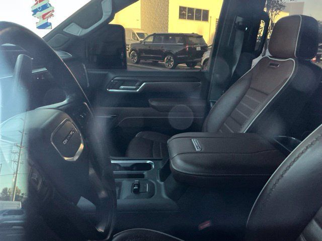 Used 2024 GMC Sierra 2500 Denali Ultimate w/ Max Trailering Package AWD/4WD image 12