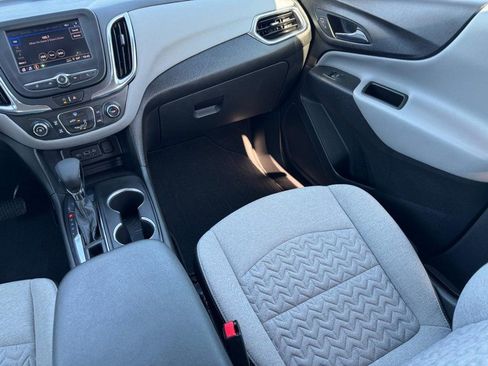 Used 2022 Chevrolet Equinox LS w/ LS Convenience Package image 15