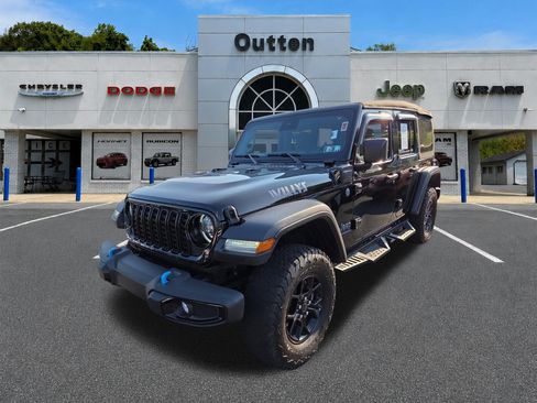 Used 2024 Jeep Wrangler Unlimited AWD/4WD image 8