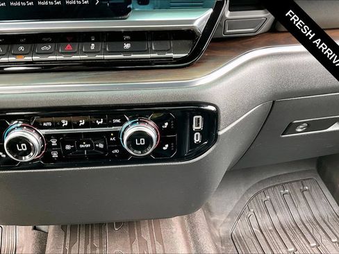 Used 2023 GMC Sierra 1500 SLT AWD/4WD image 18