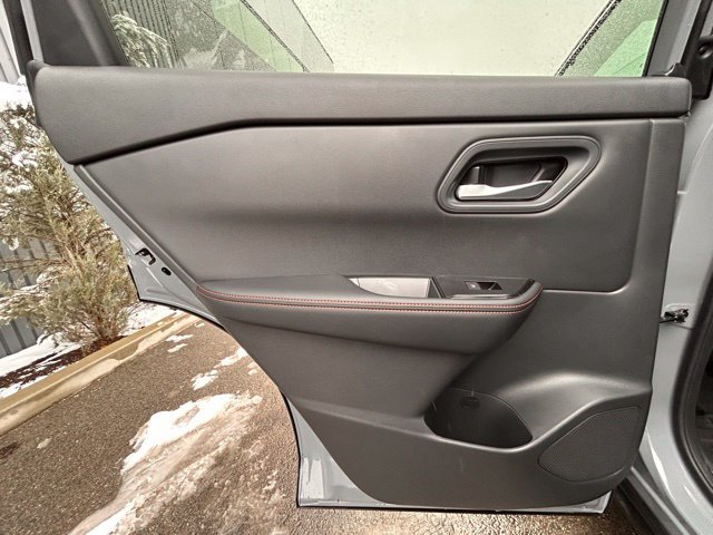 Used 2026 Nissan Rogue SV AWD/4WD image 39