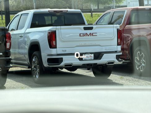 New 2026 GMC Yukon XL Denali w/ Sun & Power Step Package RWD image 40