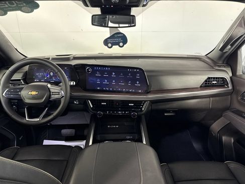 Certified 2025 Chevrolet Suburban Premier AWD/4WD image 31