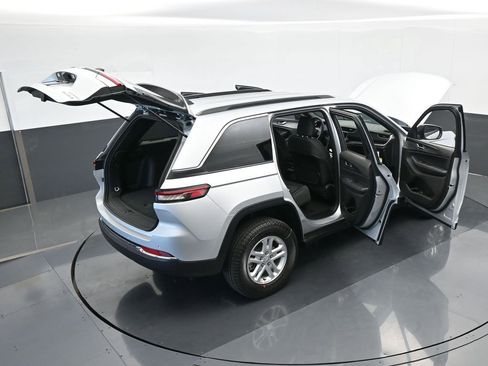 Used 2024 Jeep Grand Cherokee Laredo w/ Trailer Tow Package image 51