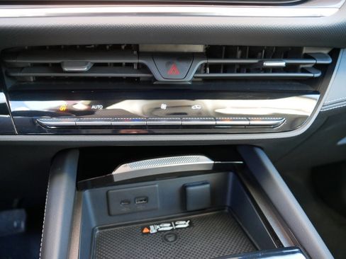 Used 2025 Buick Envision Preferred image 23