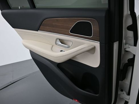 Used 2025 Mercedes-Benz GLE 350 4MATIC image 25