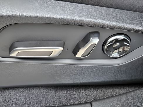 New 2025 Acura RDX SH-AWD image 10