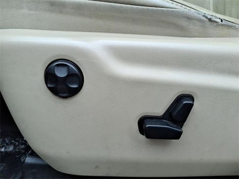 Used 2015 Jeep Grand Cherokee Limited image 15