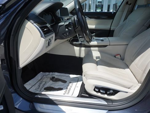 Used 2016 BMW 740i RWD image 20