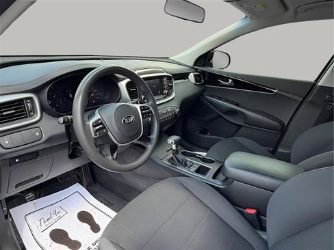 Used 2020 Kia Sorento FWD V6 image 17