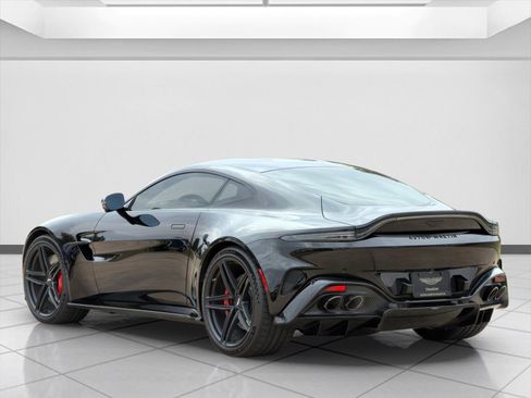 Used 2025 Aston Martin V8 Vantage Coupe image 2