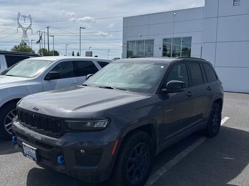 Used 2025 Jeep Grand Cherokee Trailhawk w/ Advanced Protech Group II AWD/4WD image 1