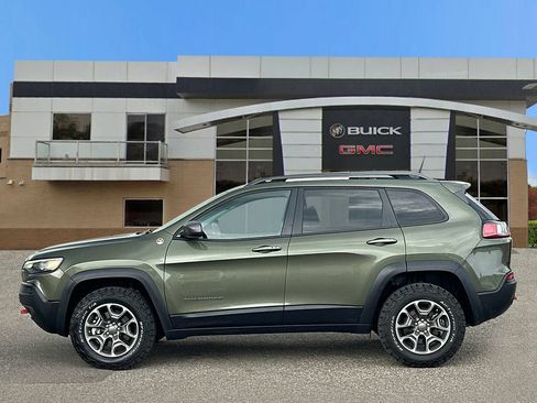 Used 2021 Jeep Cherokee Trailhawk AWD/4WD image 2