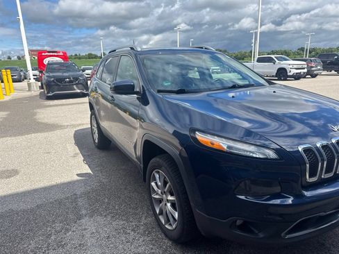 Used 2018 Jeep Cherokee Limited AWD/4WD image 1