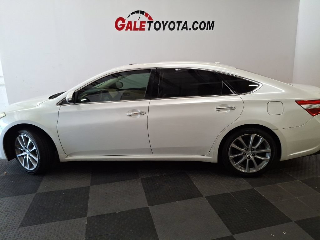 Used 2015 Toyota Avalon XLE Touring FWD image 9