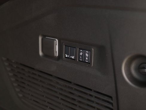 New 2026 GMC Yukon XL Elevation image 33