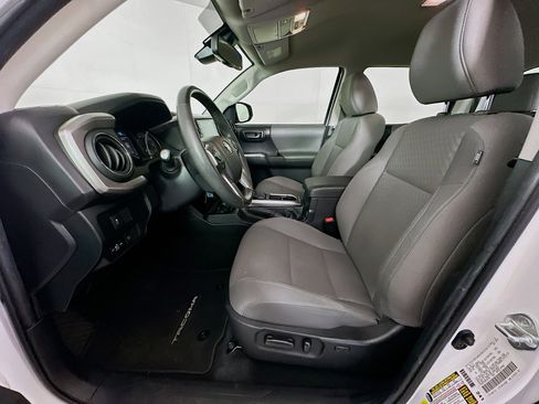 Used 2022 Toyota Tacoma SR5 image 13