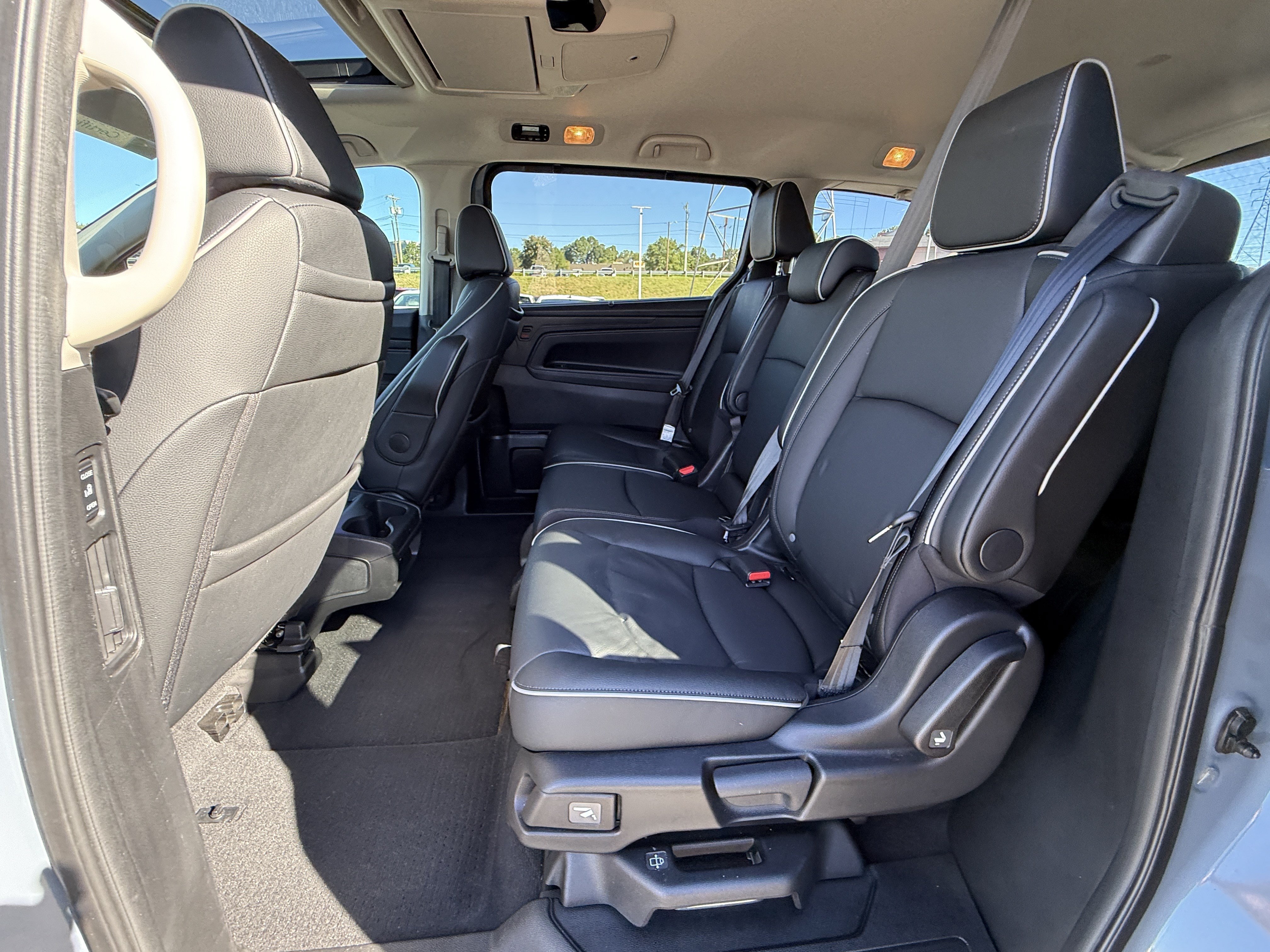 Used 2025 Honda Odyssey Touring image 32