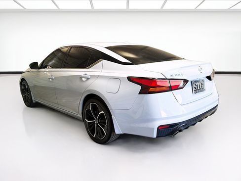 Used 2025 Nissan Altima 2.5 SR FWD image 6